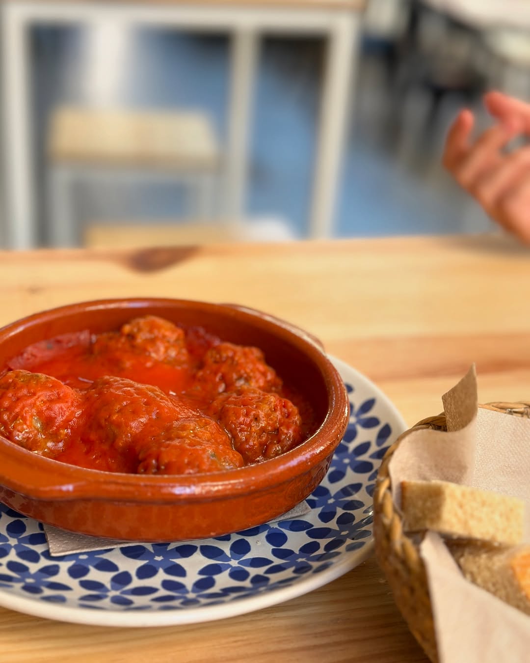 2024-08-27_13-33-41_UTC