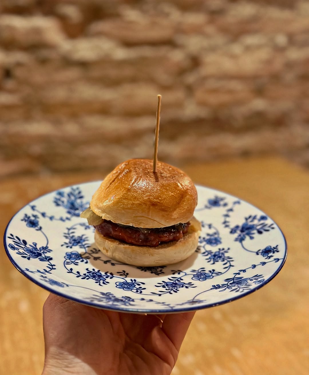 2025-09-23_17-52-38_UTC